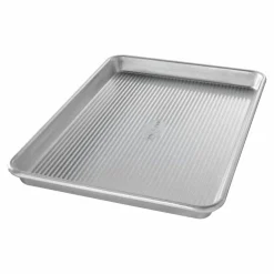 USA Pan® Quarter Sheet Pan