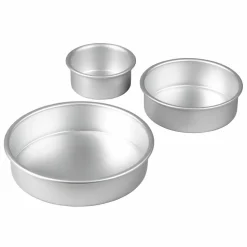 Wilton® Aluminum Bakeware Round Cake Pan Set