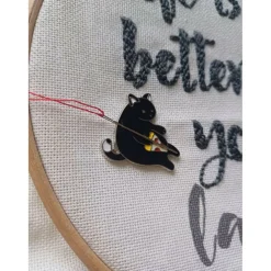 Wizardi 4/5" Cat with Pizza Magnetic Needle Minder