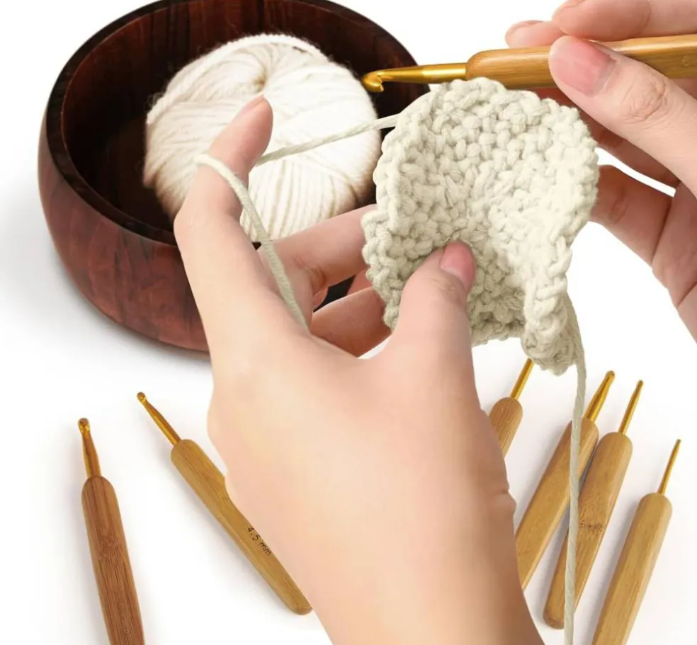 Wooden Yarn Bowl Holder(Brown 7.9 inch)