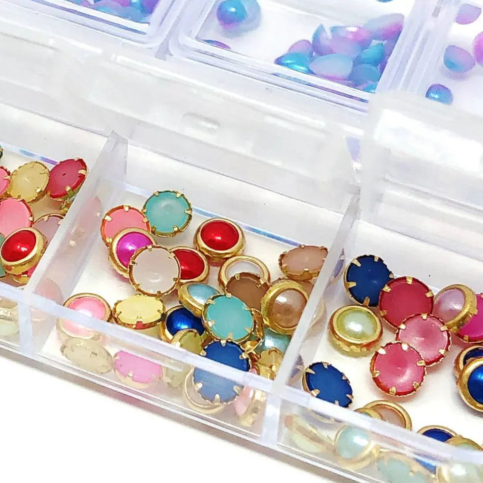 Wrapables Dazzling Nail Art Rhinestones Nail Manicure with Plastic Case