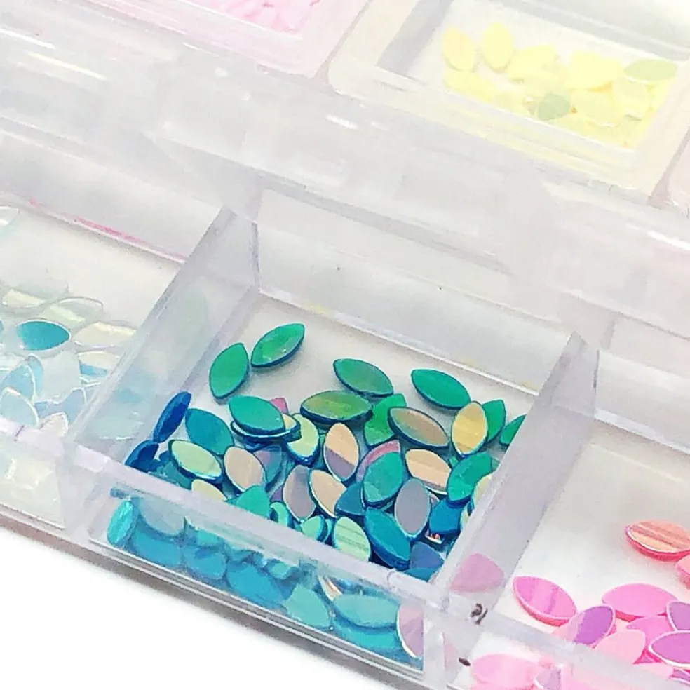 Wrapables Dazzling Nail Art Rhinestones Nail Manicure with Plastic Case