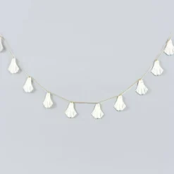 60x4x.15 Ghost garland Black/White