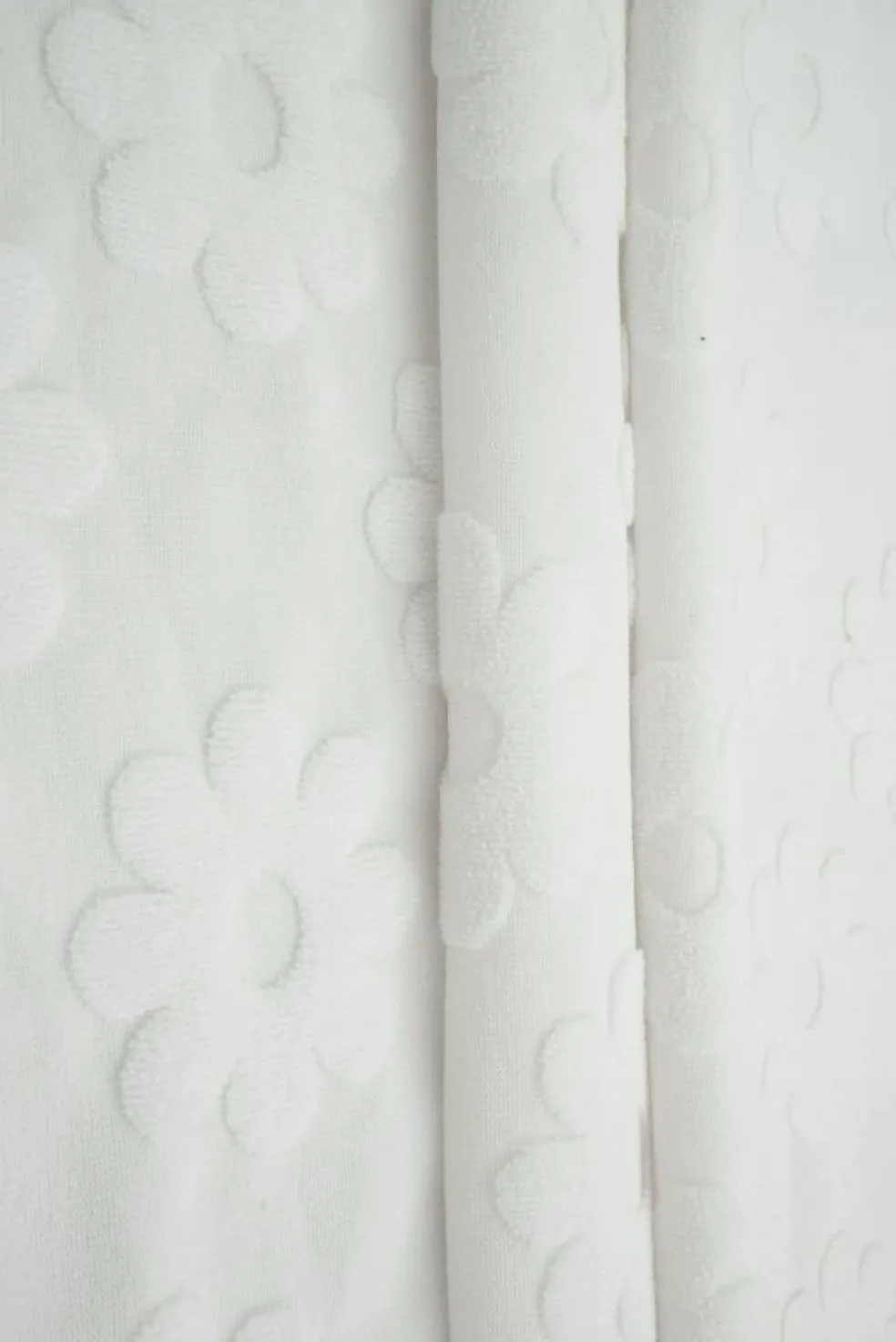 1 Yard Daisy Floral Jacquard Knit Fabric for Apparel 58/60" Wide