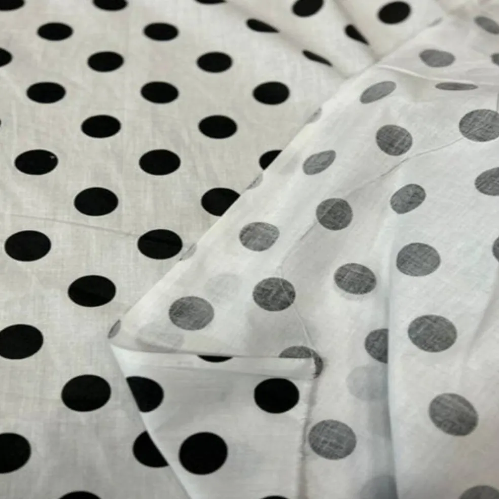 1 Yard Polka Dot Print Poly Cotton Fabric 58 Inches Wide Apparel